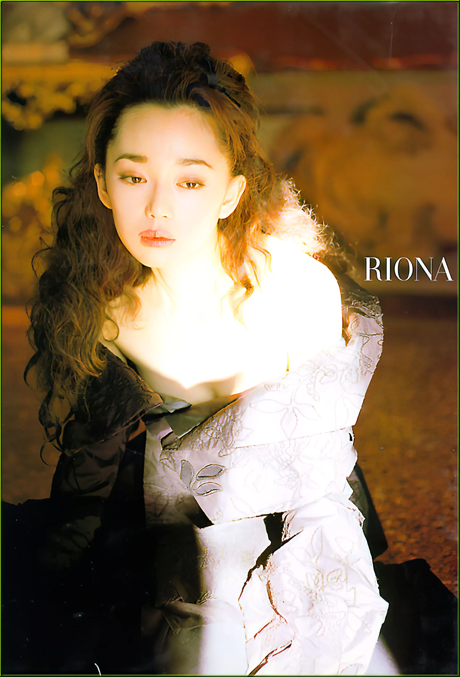 叶月里绪菜[叶月里绪菜][Photo]《RIONA》[ぶんか社] [116P]