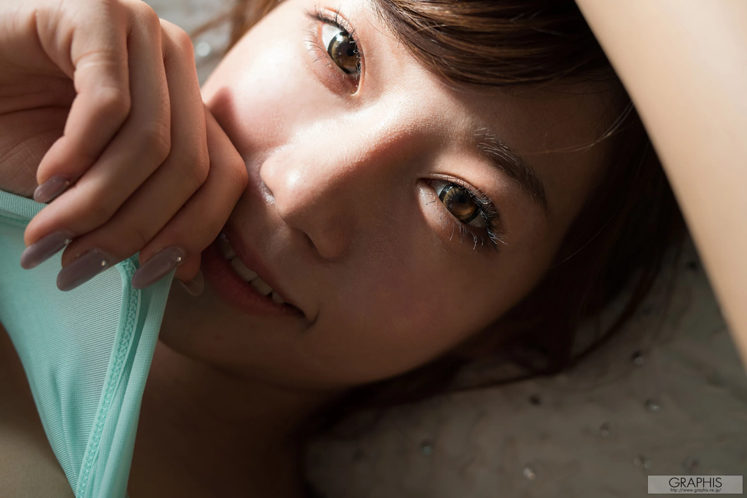 [Graphis]FIRST Gravure 初脱ぎ娘[2016-11-18] [137P]