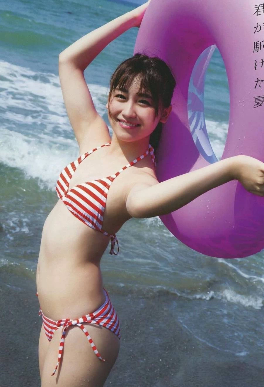 女歌手甜美笑容很有魅力--小嶋真子