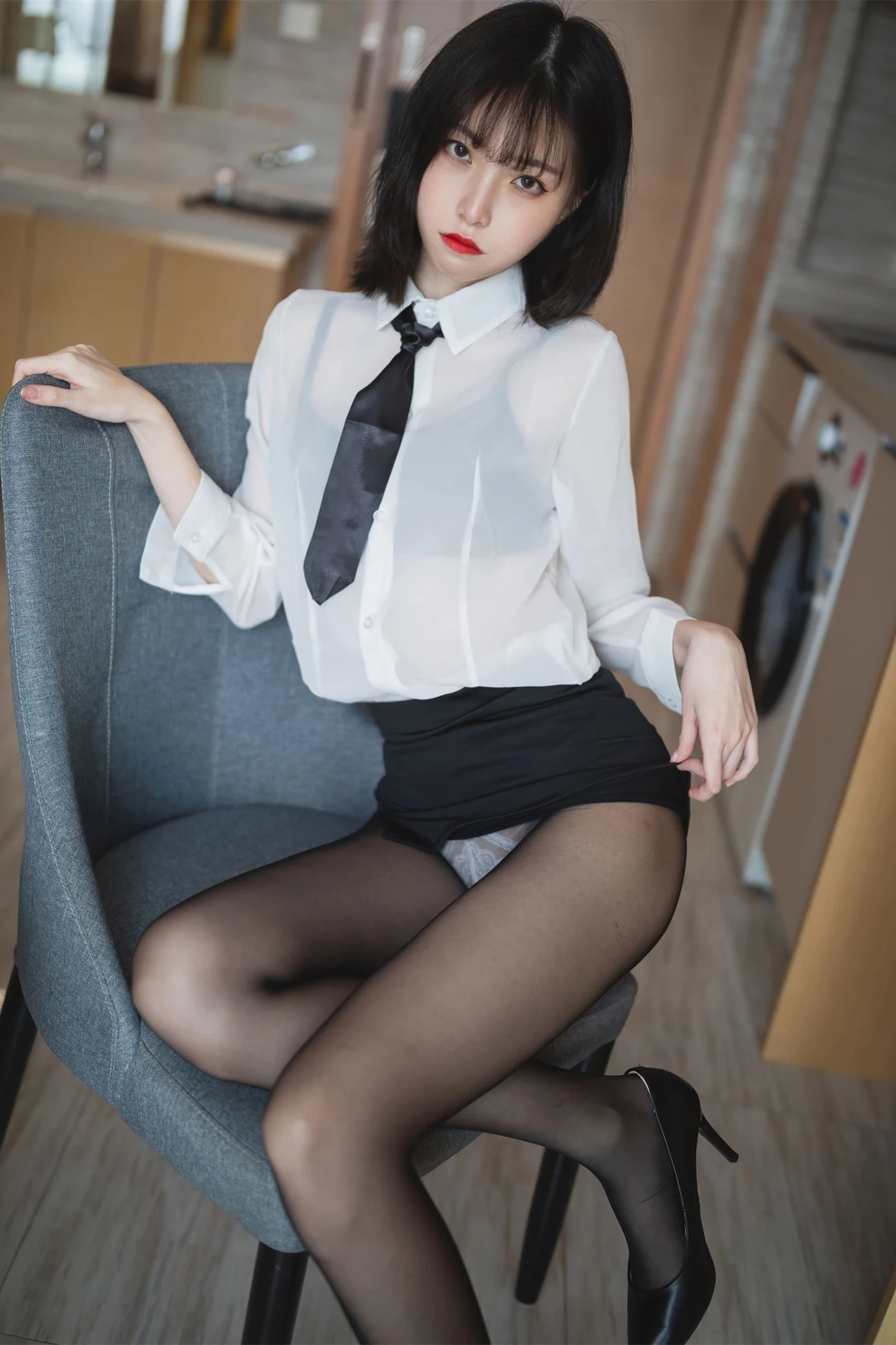 [网络收集系列]许岚 OL制服 [42P]