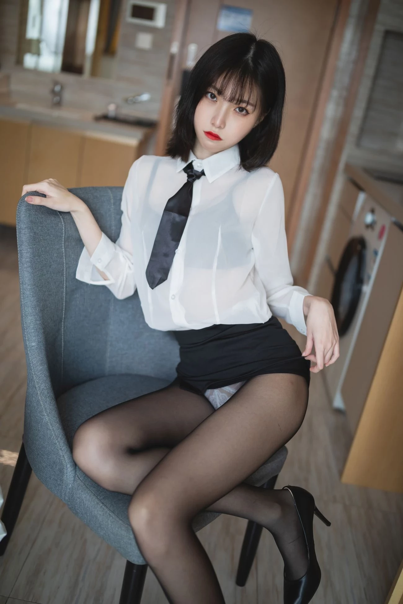 [网络收集系列]许岚 OL制服 [42P]