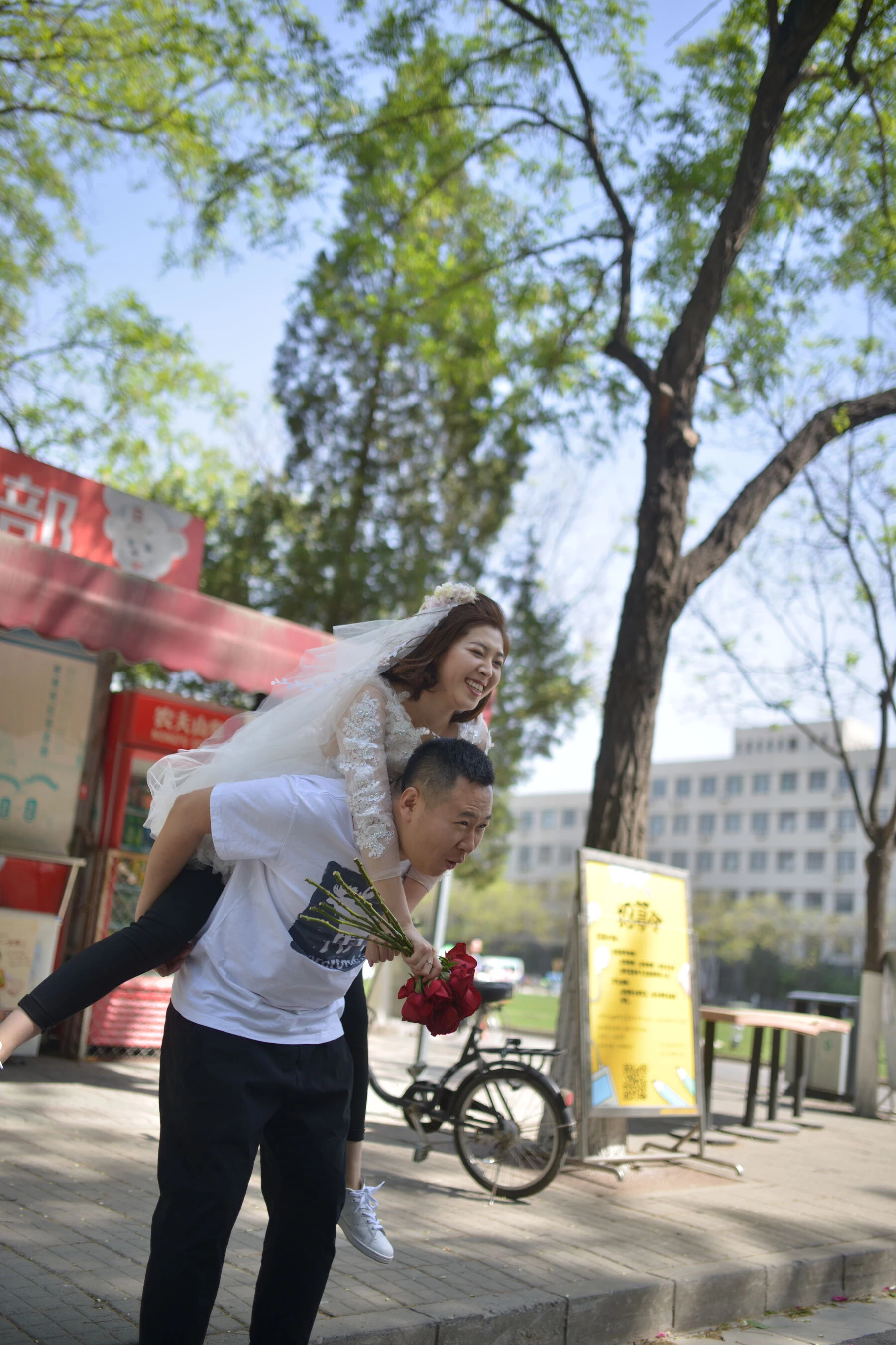 [Photo]小夫妻露点婚纱照 [575P]