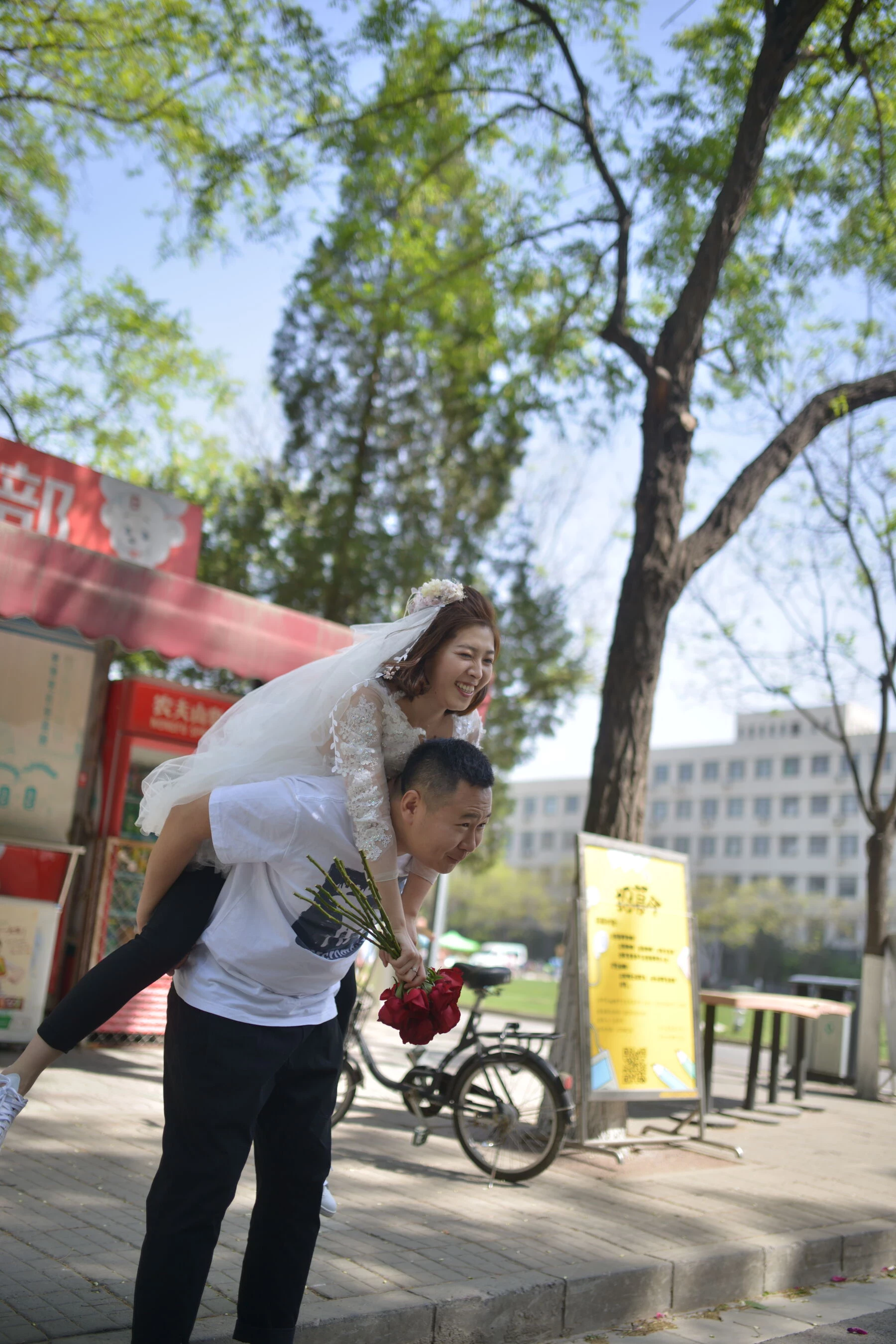 [Photo]小夫妻露点婚纱照 [575P]