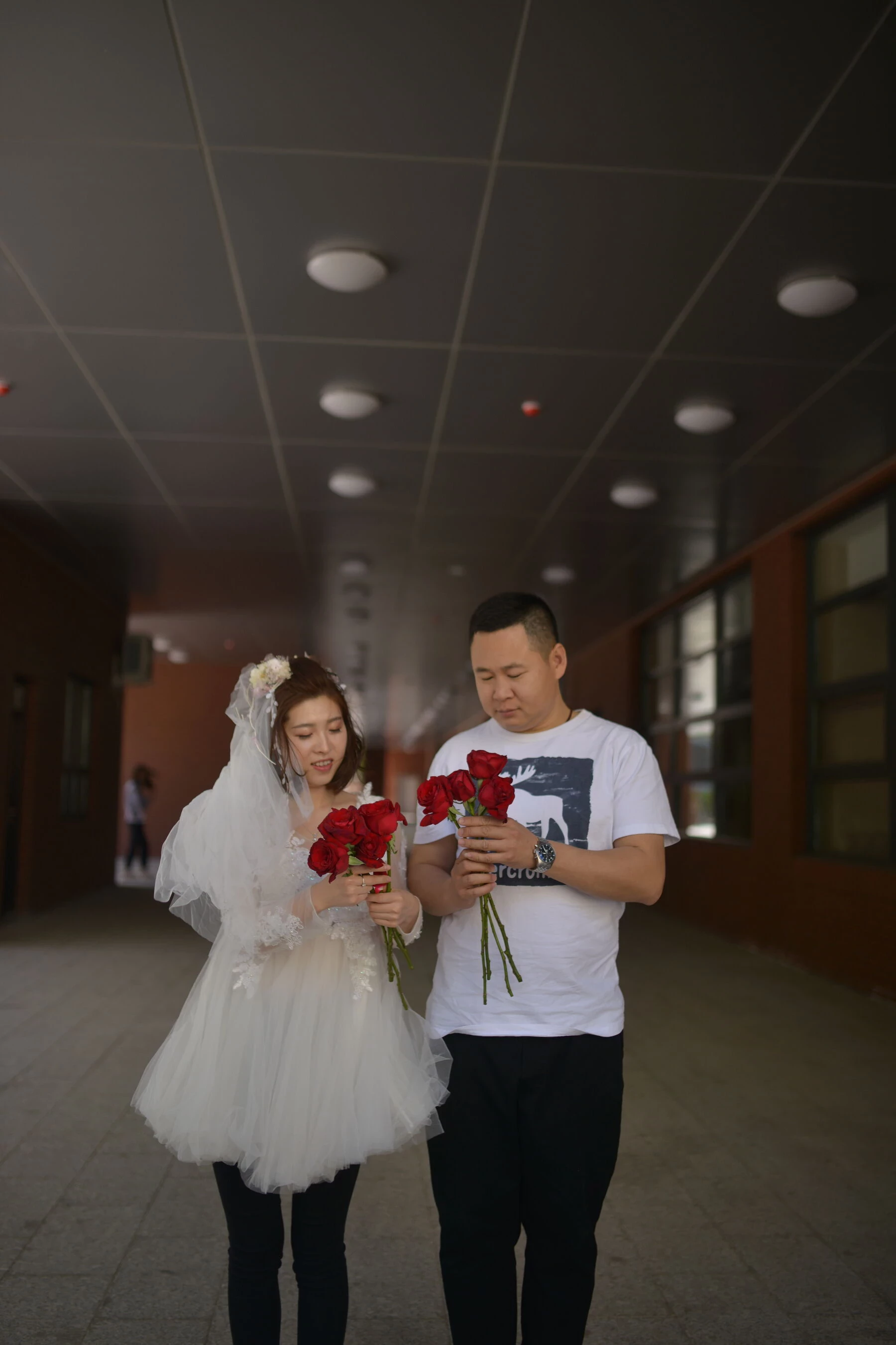 [Photo]小夫妻露点婚纱照 [575P]