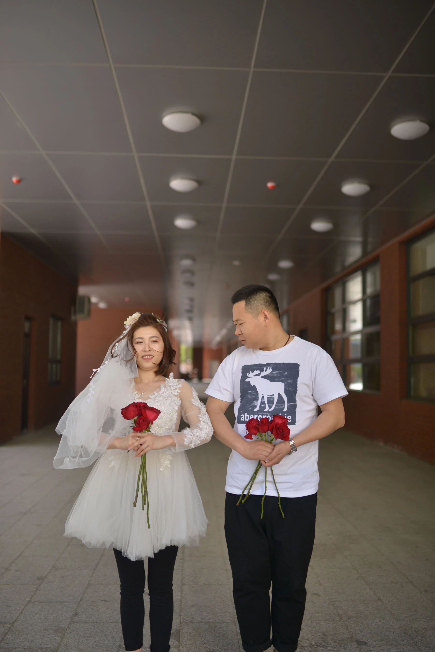 [Photo]小夫妻露点婚纱照 [575P]