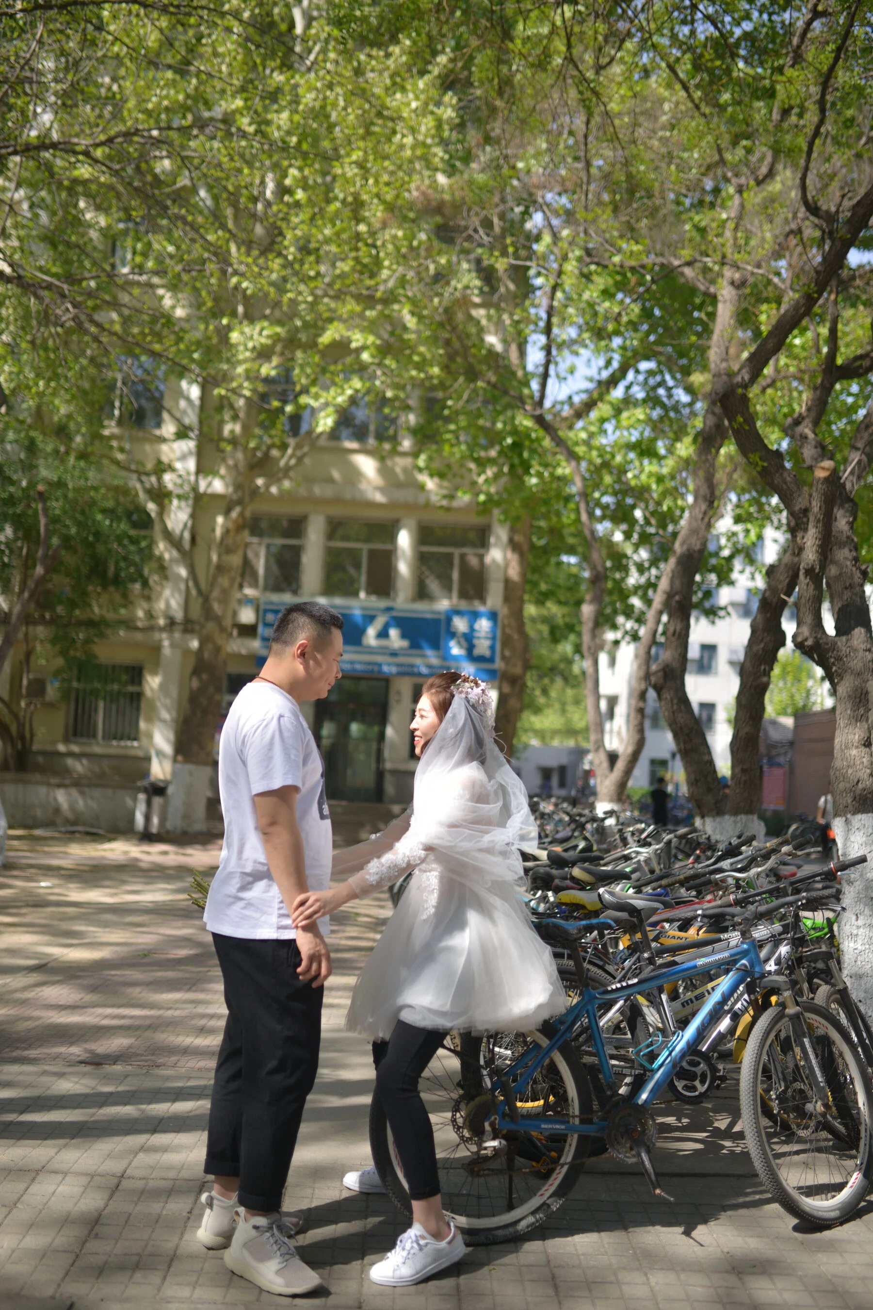 [Photo]小夫妻露点婚纱照 [575P]