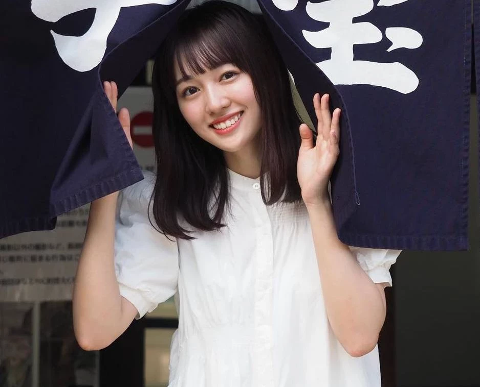 长相甜美可爱庆应大学高材生--杉本绫香