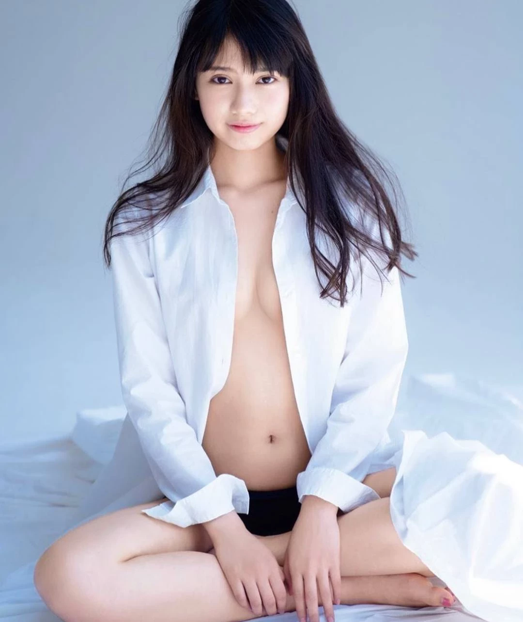 女演员 电视艺人及时装模特儿大秀D级雪乳及浑圆美尻--黑崎莉奈