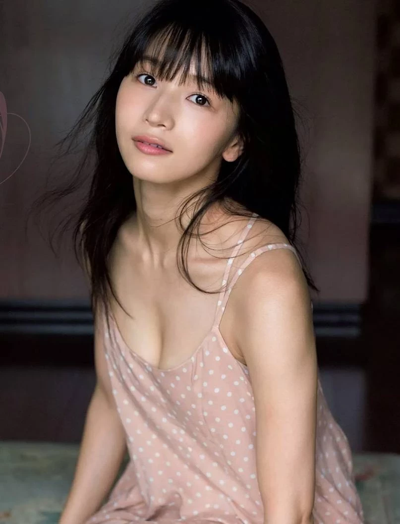 日菲混血女星是甜美与火辣的综合体--传谷英里香