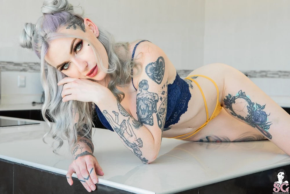 [Suicide Girls]Nov 08, 2024 - Torro - Juicy[49P]