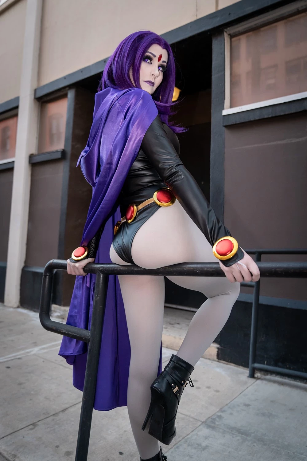 Angie Griffin – Raven