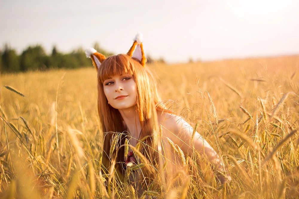 KyrieFox Holo cosplay