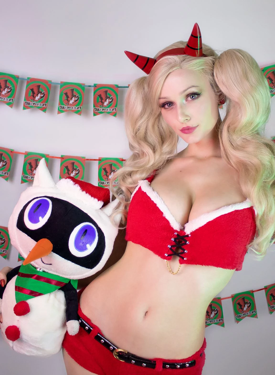 Tniwe – Ann Takamaki Xmas