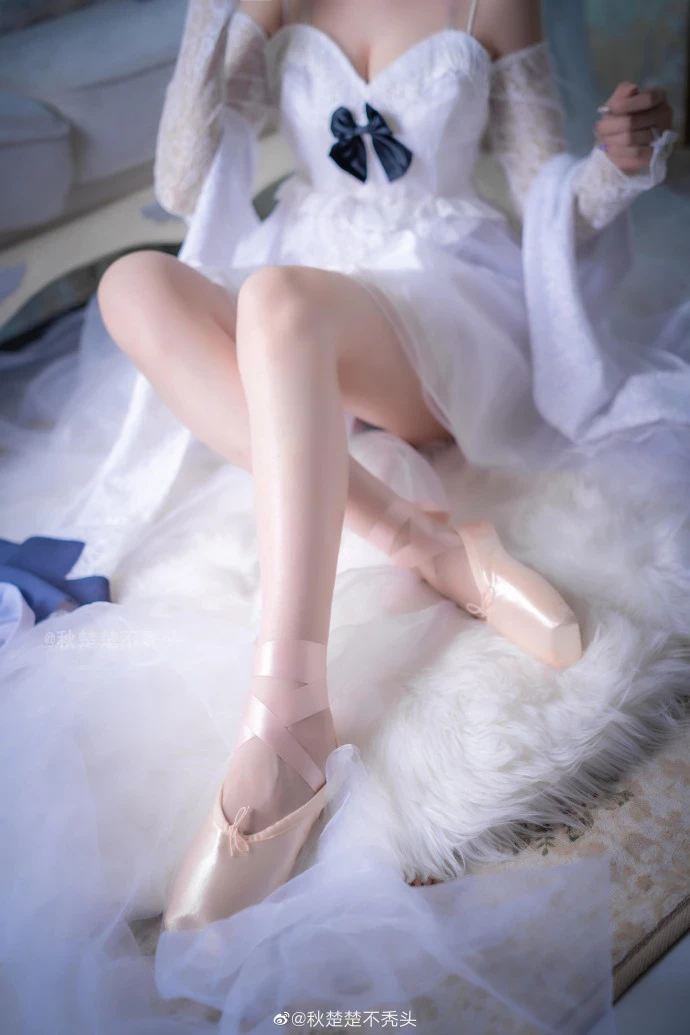 《碧藍航線》翔鶴美腿Cosplay[CN：秋楚楚] [9P]