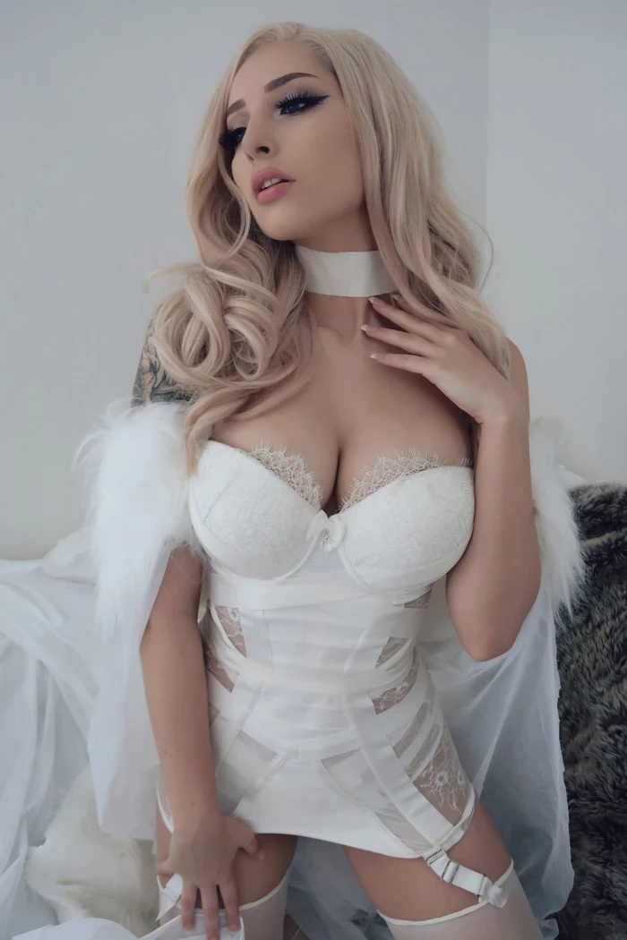 [Beke Jacoba] Emma Frost