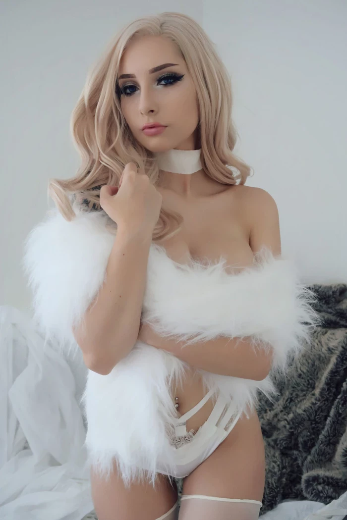 [Beke Jacoba] Emma Frost