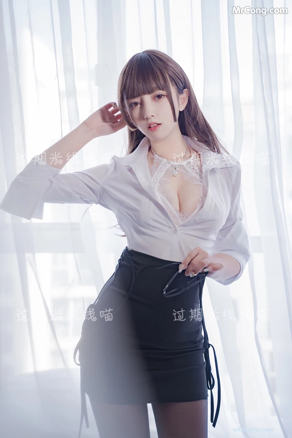 Coser @ 過期 米線 線 喵 OL 情慾 [24P]