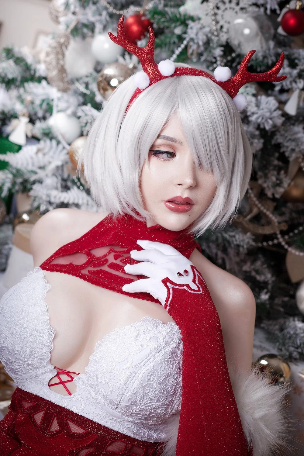 Saya The Fox - 2B Christmas