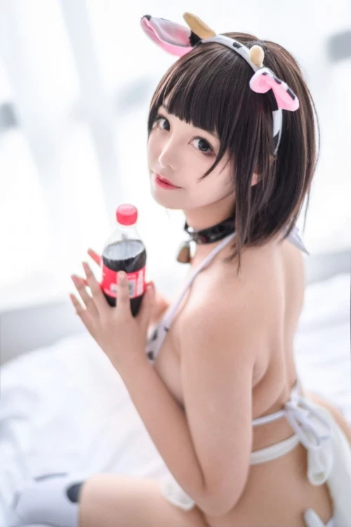 蜜汁貓裘[Mizhimao] 牛ビキニ Cosplay_Cow_Girl_Bikini [10P]