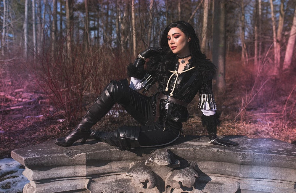 Luxlo Cosplay - Yennefer