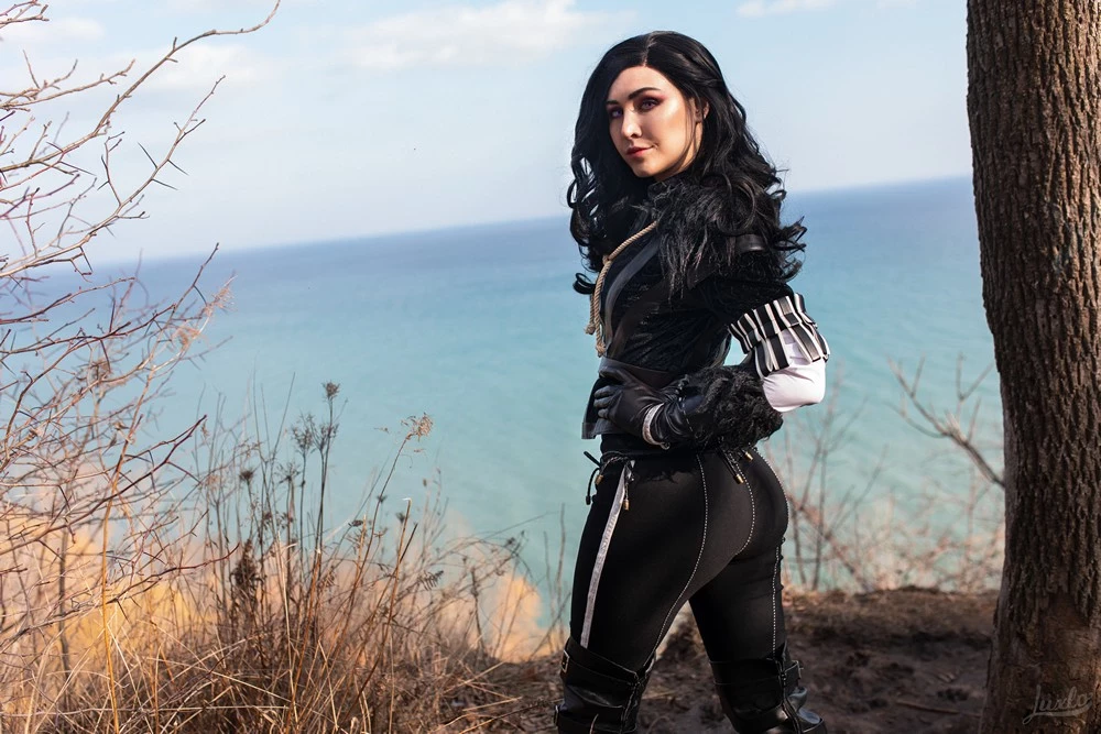 Luxlo Cosplay - Yennefer