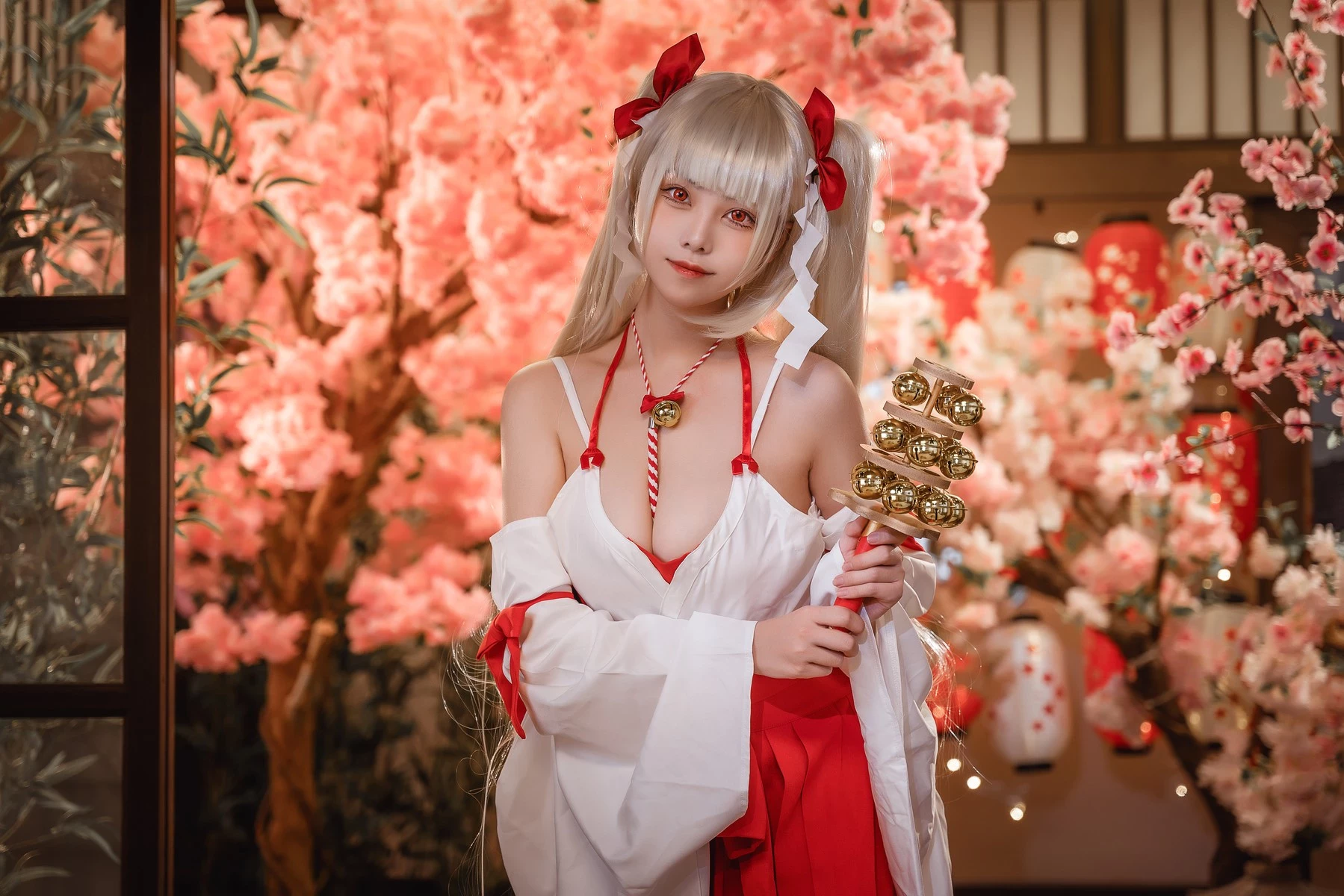 蜜汁貓裘 Cosplay 可畏巫女