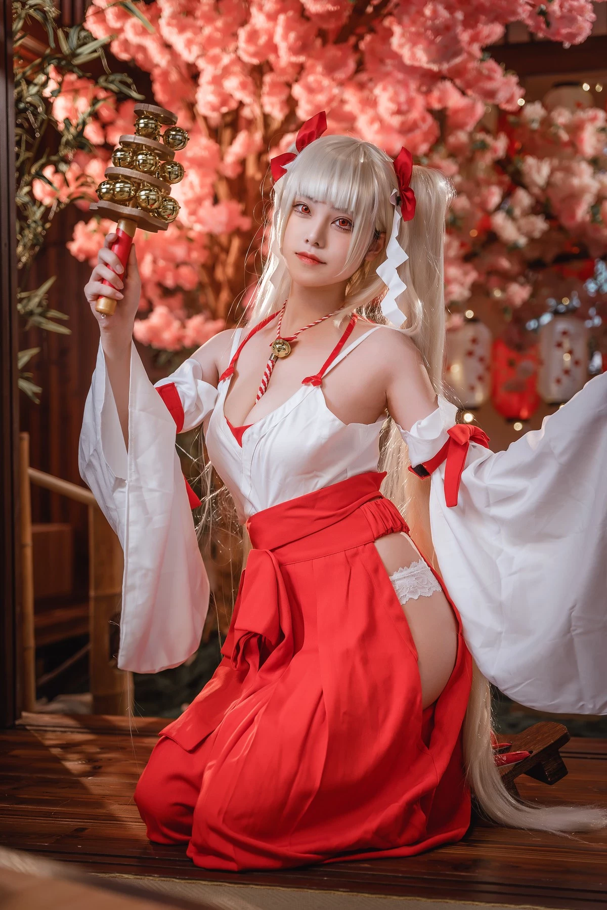 蜜汁貓裘 Cosplay 可畏巫女