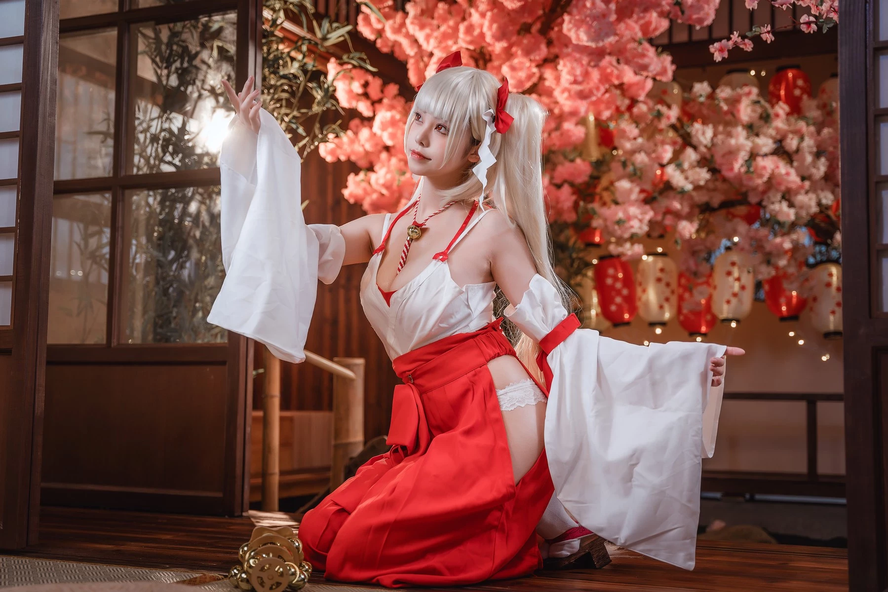 蜜汁貓裘 Cosplay 可畏巫女