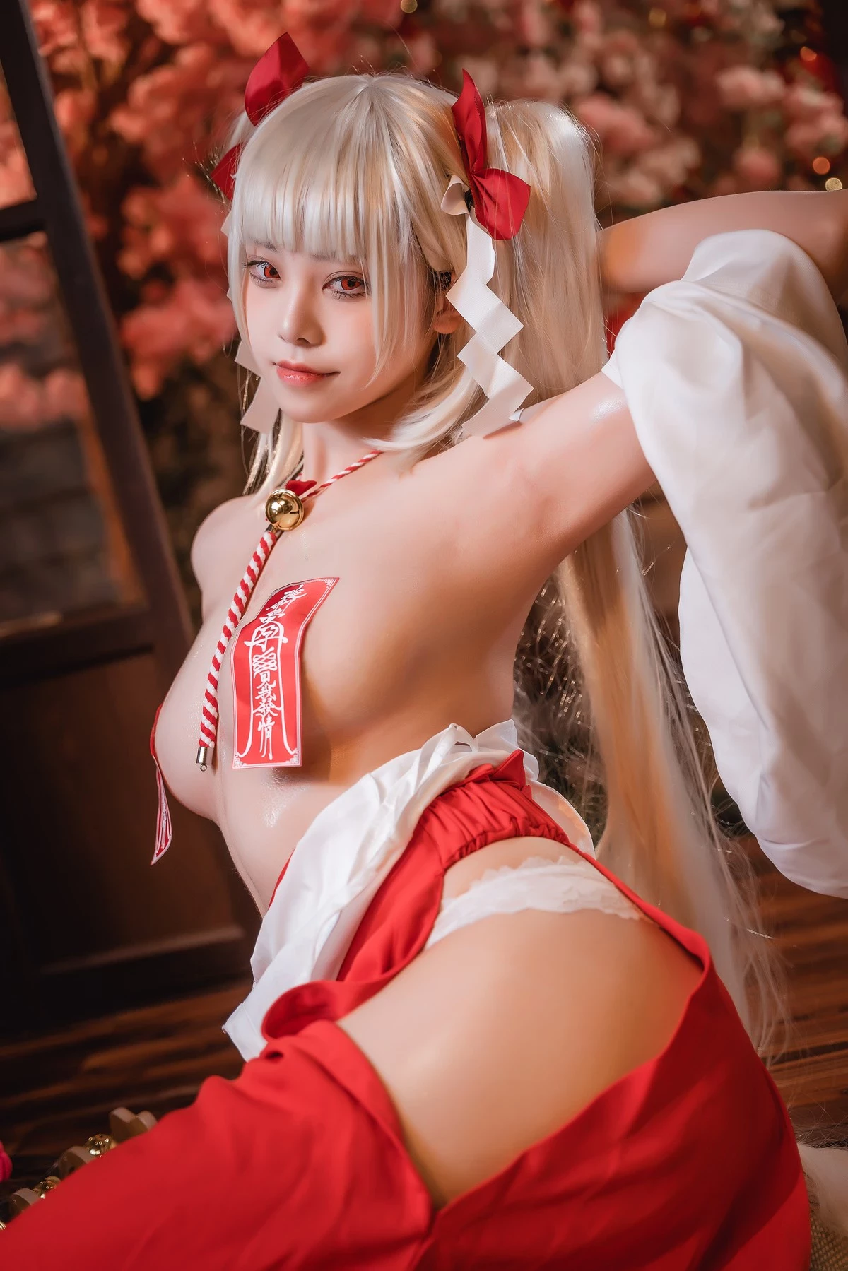 蜜汁貓裘 Cosplay 可畏巫女