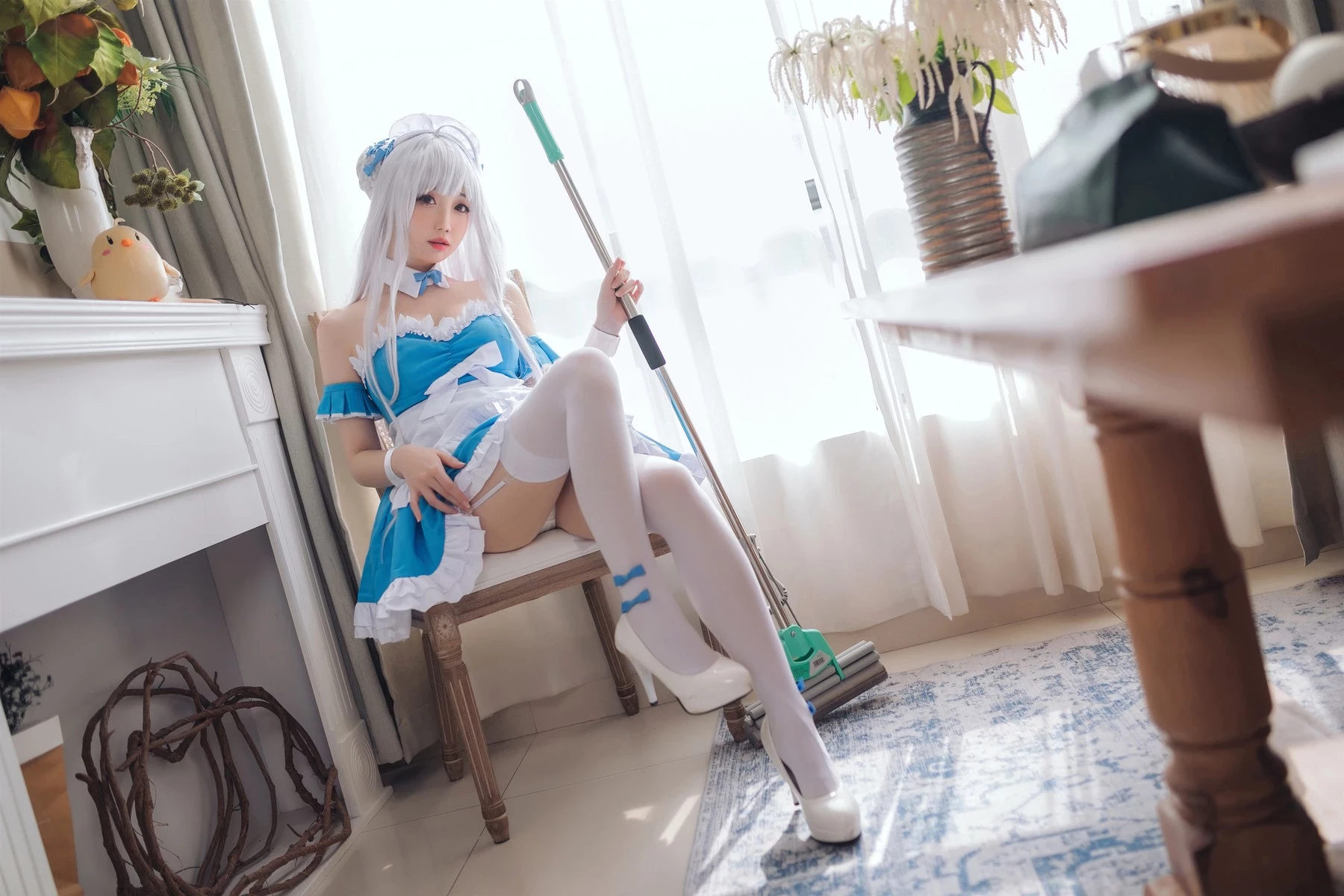 燜燜碳 Cosplay 小天鵝女僕