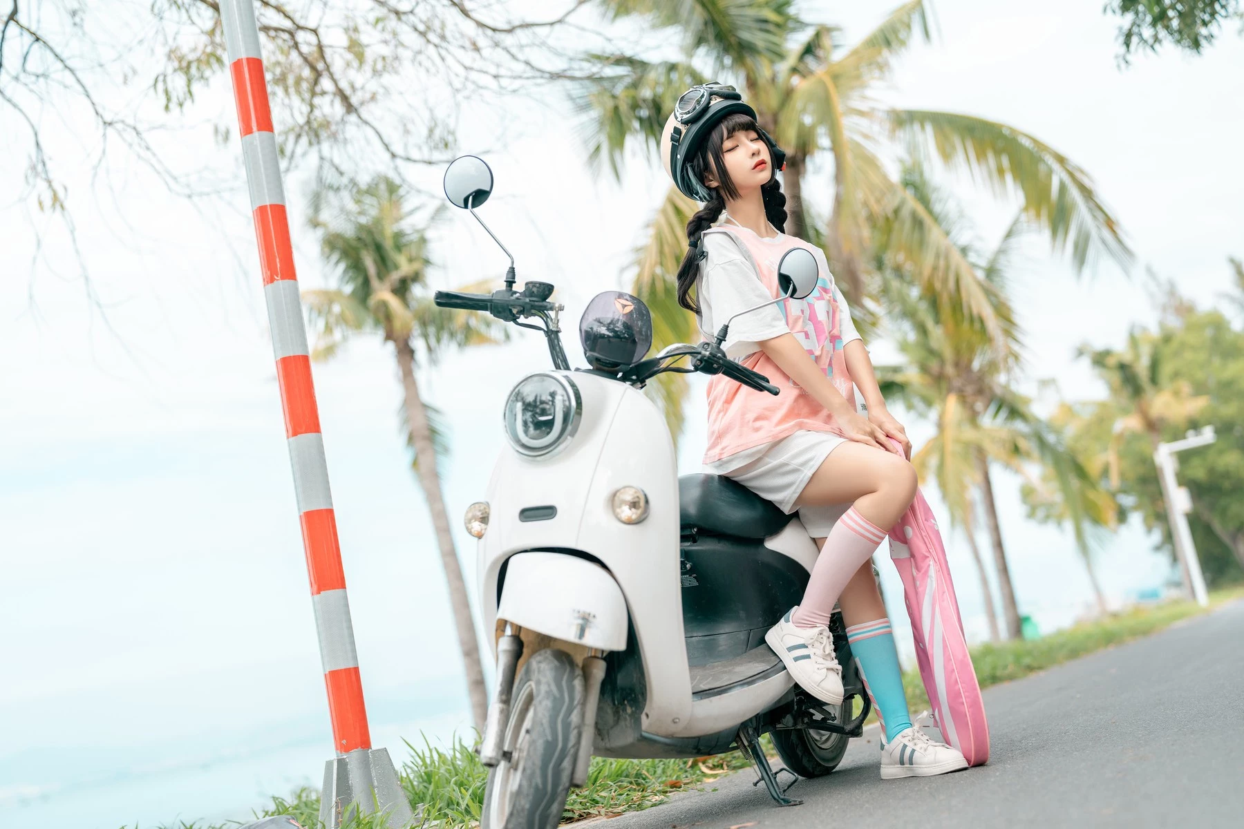 Cosplay 蠢沫沫 Chunmomo Electric Car Set.02