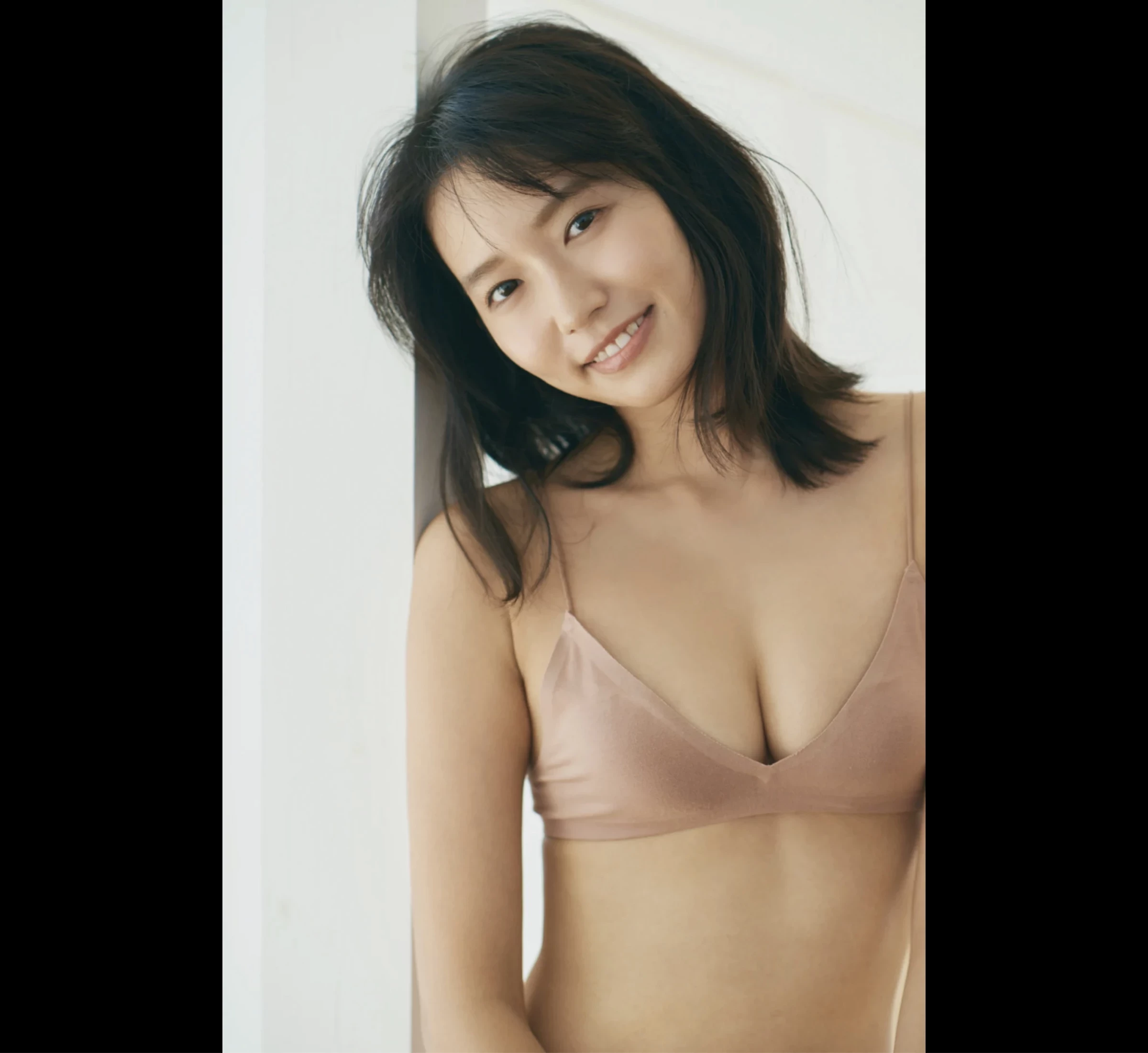 志田音々[Photobook] 2024.05.09 [デジタル限定 YJ PHOTO BOOK]写真集“ねねとまるまる。” [375P]