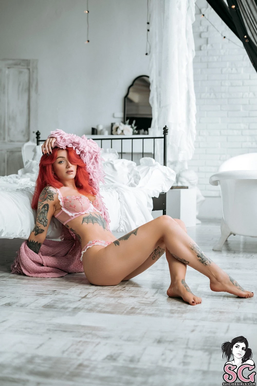 [Suicide Girls]Jan 03, 2025 - Sinni - Do I Look Good In Pink[44P]