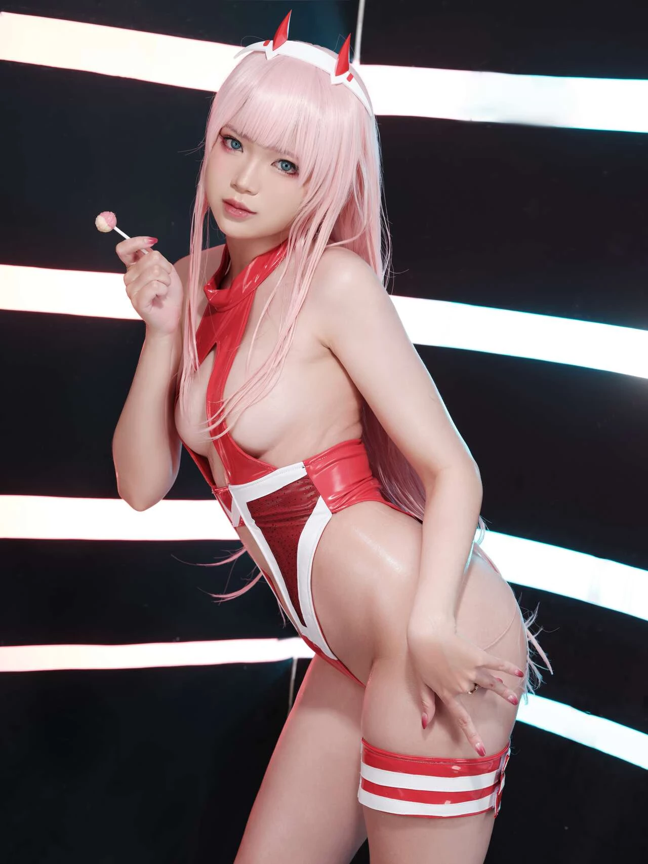 ZinieQ - Zero Two