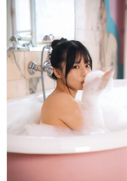 椛岛光[Photobook] 1st写真集  chouchou’2024.12.11 [99P]