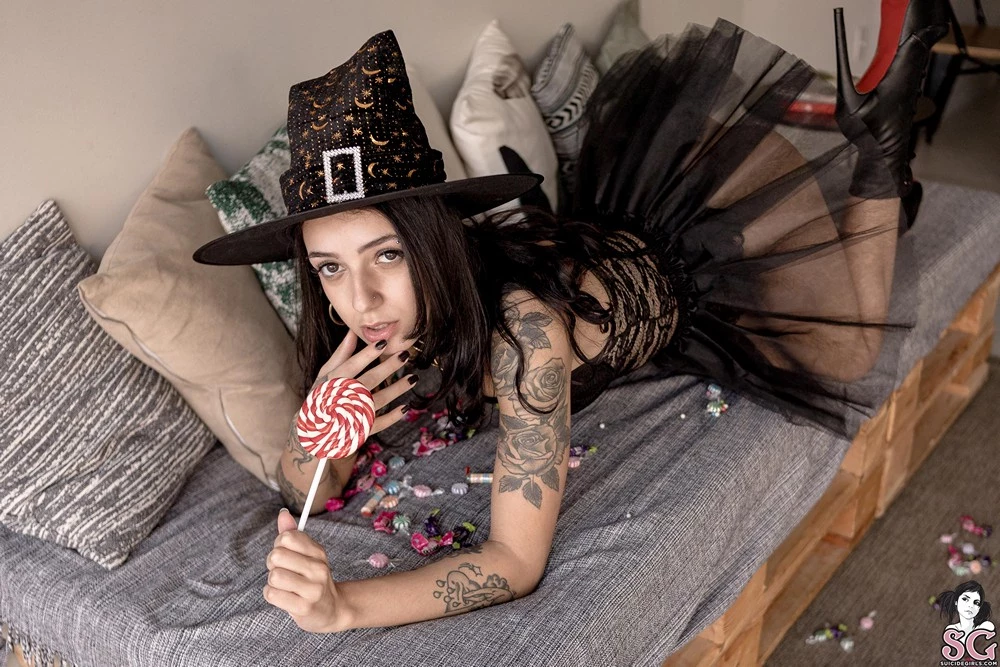 [Suicide Girls]Feb 06, 2025 - Manfredini - Doce Magia[48P]